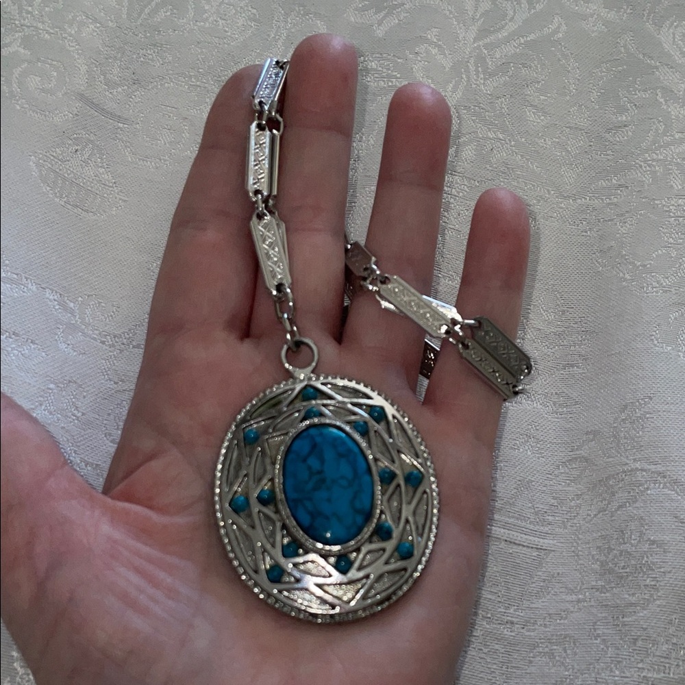 Vintage Silver Tone and Faux Turquoise Stone Pendant Necklace. - Picture 1 of 6